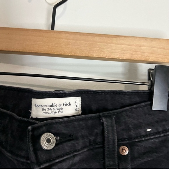 Abercrombie & fitch the 90s straight ultra high rise black jeans size 4 long - Picture 5 of 8